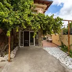 El Castillo Chalet